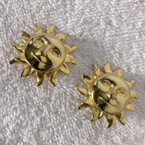 Vintage Gold  Tone Happy Face Sun Clip On Earrings - Picture 2 of 8